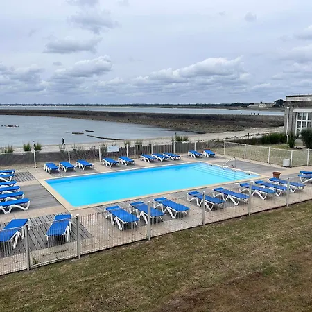 Front De Terrasse Et Parking * Le Croisic