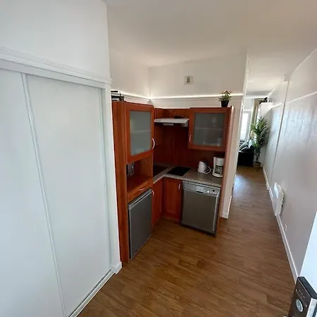 Front De Terrasse Et Parking Appartement Le Croisic